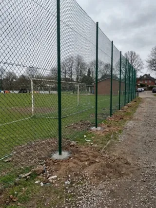 Ballfangzaun in Braunschweig - fachgerechte Ausführung vor Ort