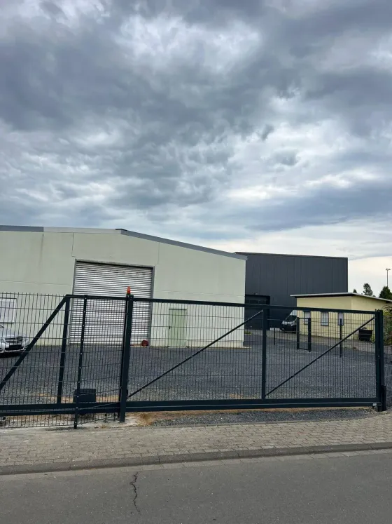 Industriezaun in Braunschweig - fachgerechte Ausführung vor Ort
